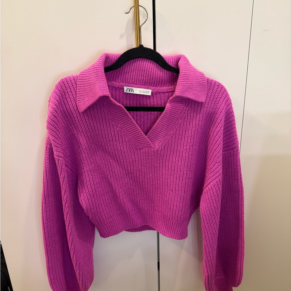 Zara Women's V-Neck Sweater in Vibrant Pink